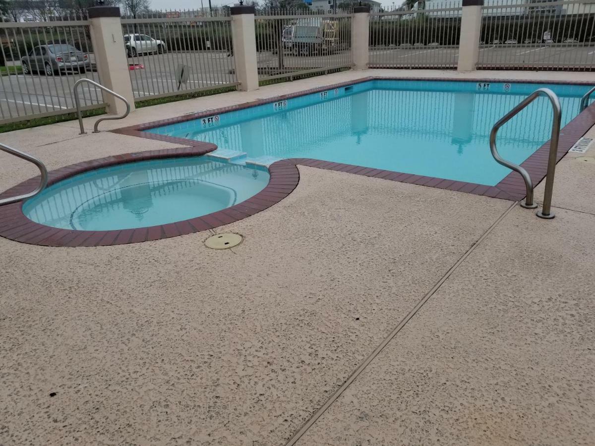 Homebridge Inn And Suites Beaumont Exterior foto